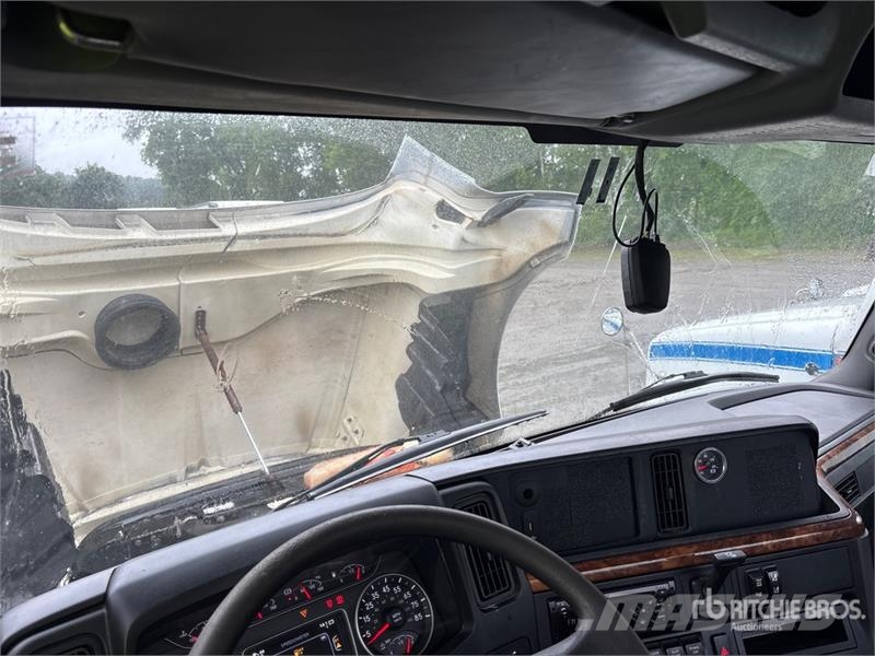 International LT625 6x4 T/A Day Cab Truck Tractor Prime Movers