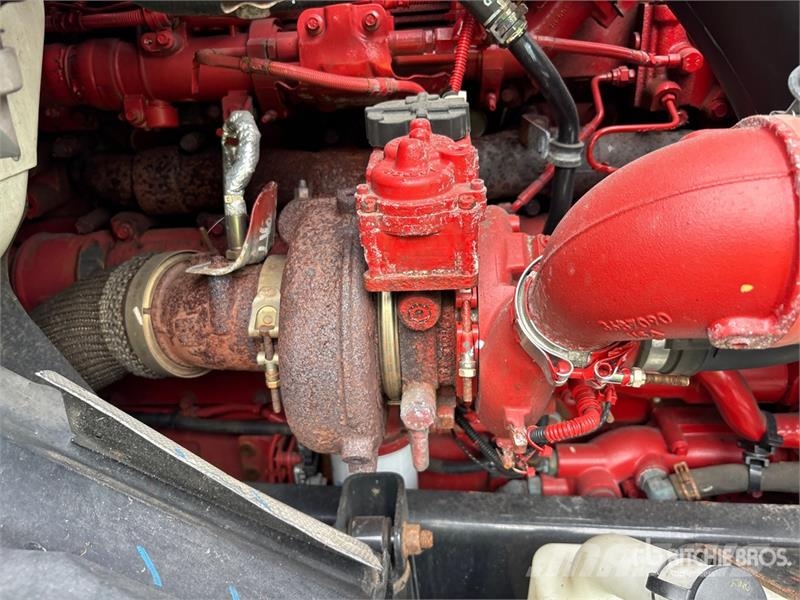 International LT625 6x4 T/A Day Cab Truck Tractor 牵引车