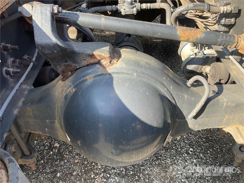 International LT625 6x4 T/A Day Cab Truck Tractor Trekkvogner