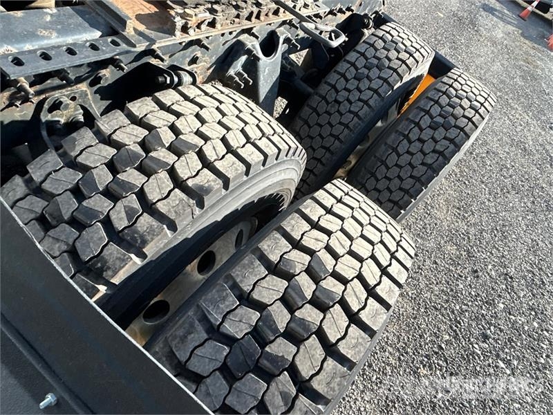 International LT625 6x4 T/A Day Cab Truck Tractor Седельные тягачи