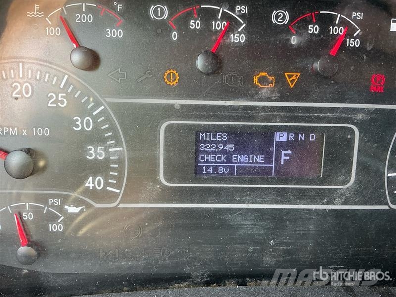 International MV 607 4x2 Van Truck (Inoperable) Camiones caja cerrada