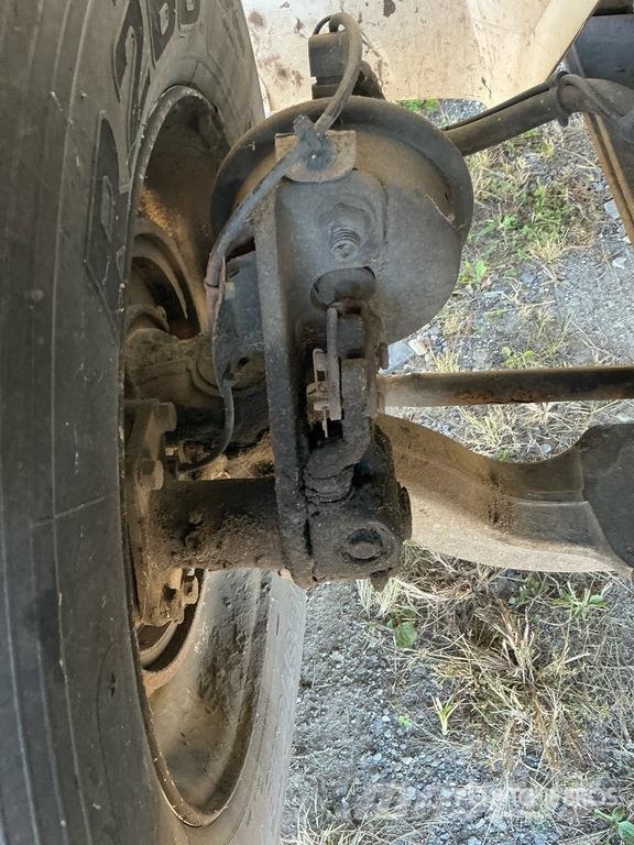 International MV 607 4x2 Van Truck (Inoperable) Camiones caja cerrada
