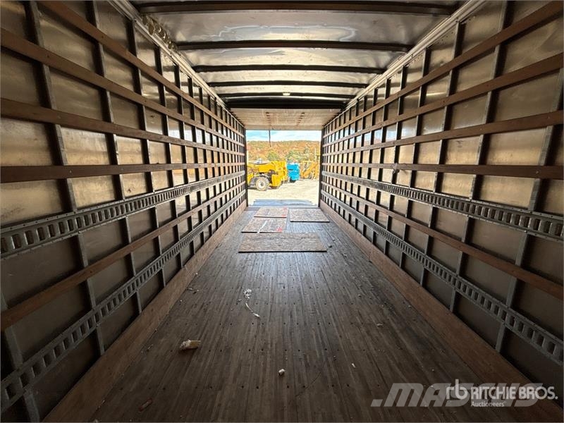 International MV607 4x2 Van Truck Camiones con caja de remolque