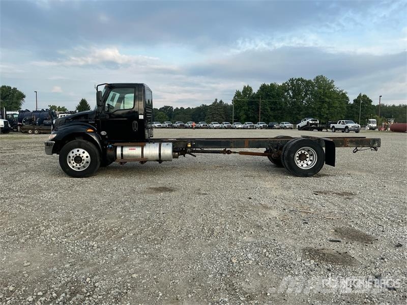 International MV607 4x2 Cab and Chassis Кабини