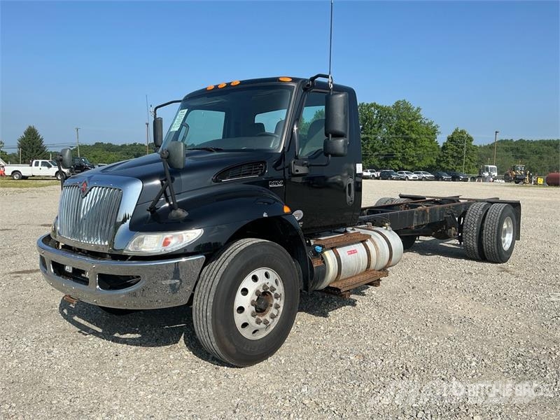 International MV607 4x2 Cab and Chassis Кабини