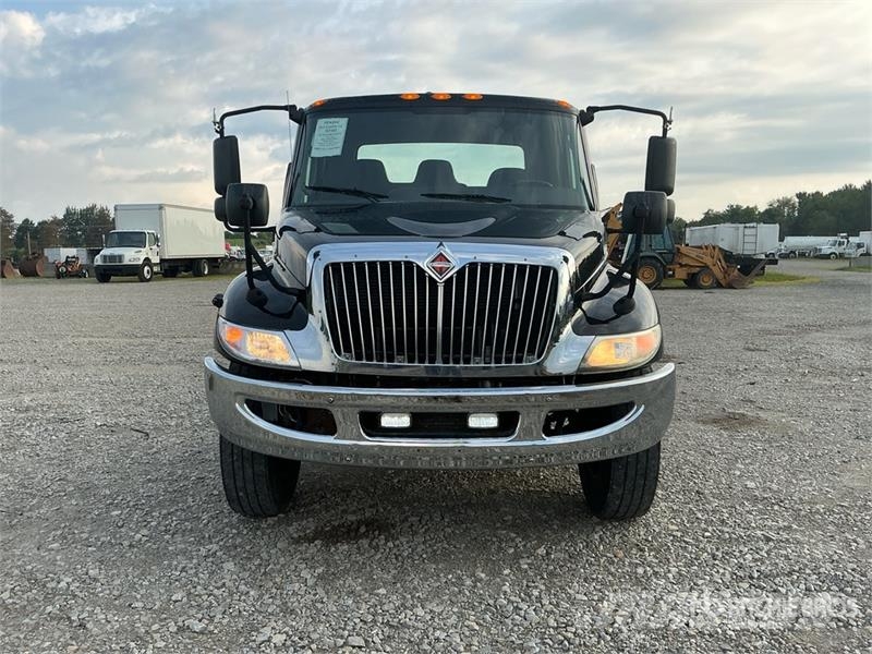 International MV607 4x2 Cab and Chassis Кабини