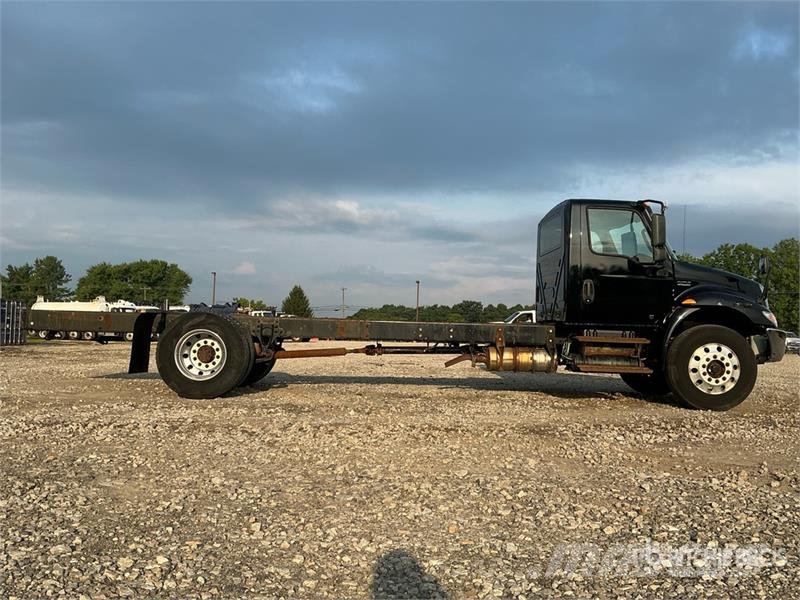 International MV607 4x2 Cab and Chassis Кабини