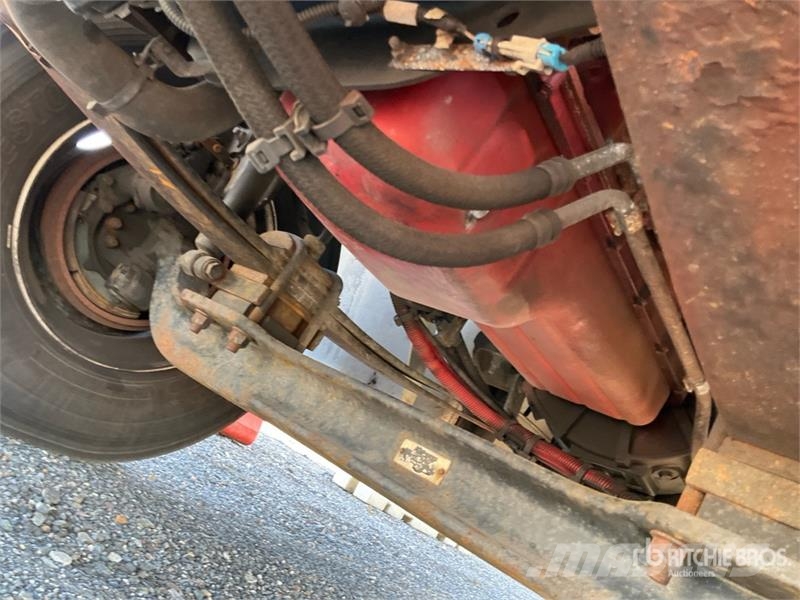 International MV607 4x2 Van Truck (Inoperable) Грузовики-Фургоны