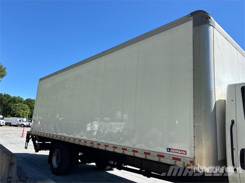 International MV607 4x2 Van Truck Bakwagens met gesloten opbouw