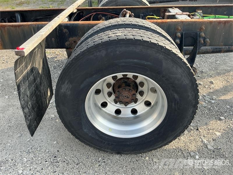 International MV607 4x2 Cab and Chassis Кабини