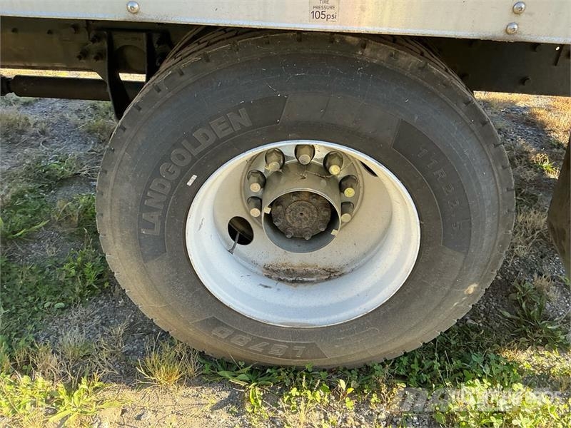 International MV607 4x2 Van Truck Autocamioane