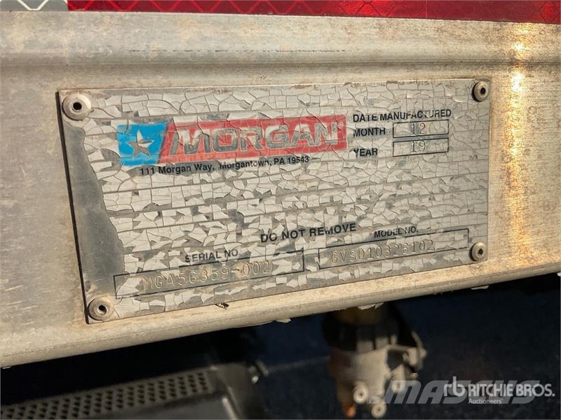 International MV607 4x2 Van Truck (Inoperable) Грузовики-Фургоны