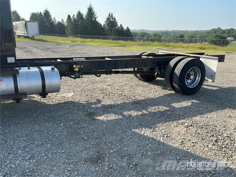 International MV607 4x2 Cab and Chassis Кабини
