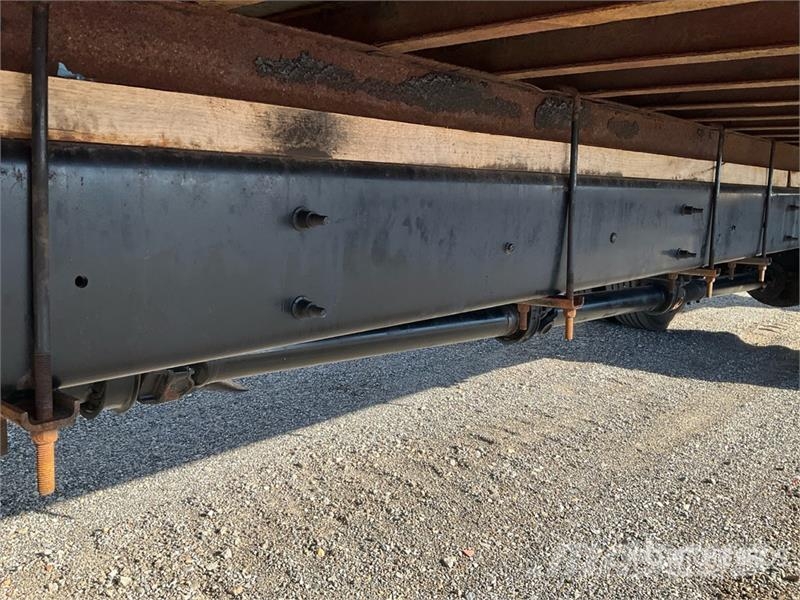 International MV607 4x2 Van Truck 貨箱式卡車