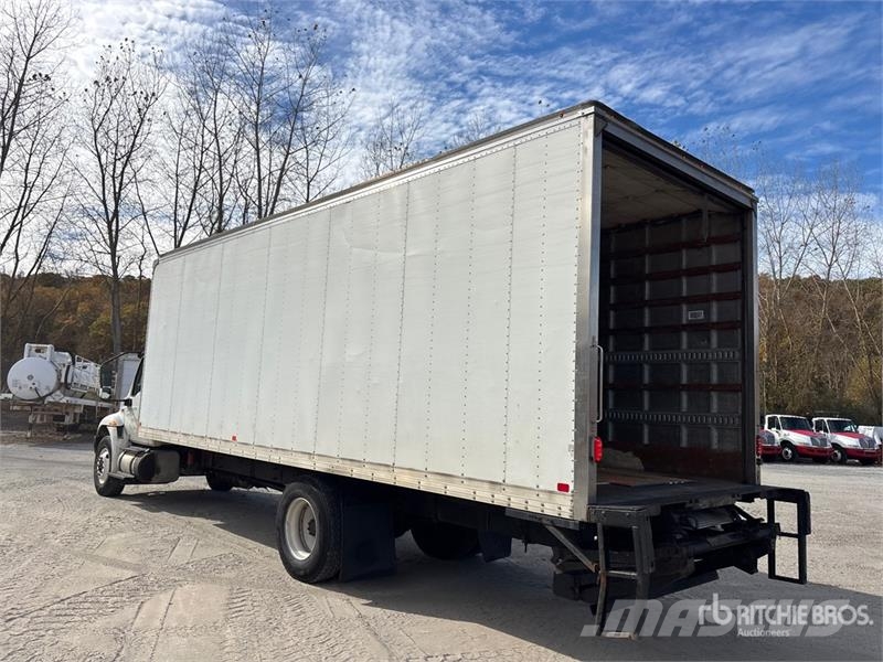 International MV607 4x2 Van Truck Camiones con caja de remolque