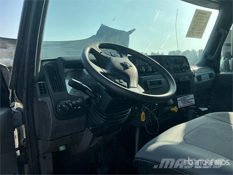 International MV607 4x2 Cab and Chassis Кабини