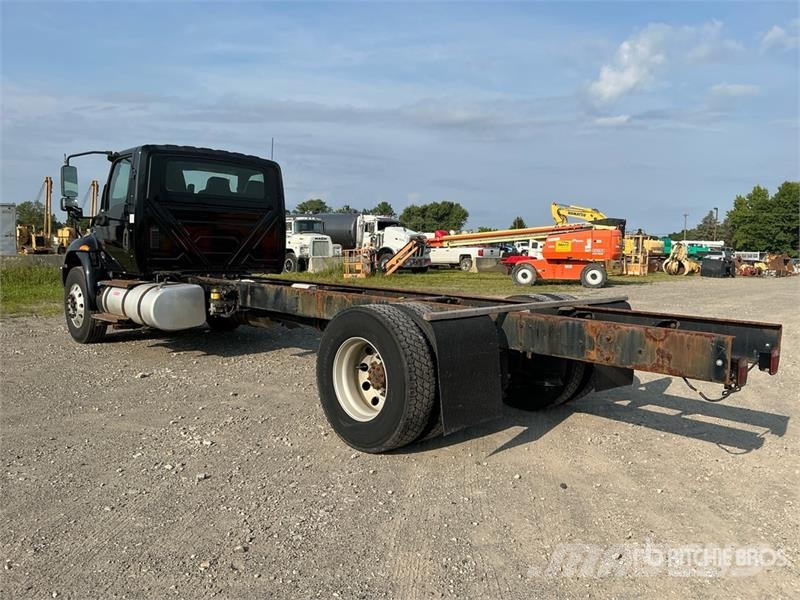 International MV607 4x2 Cab and Chassis Кабини