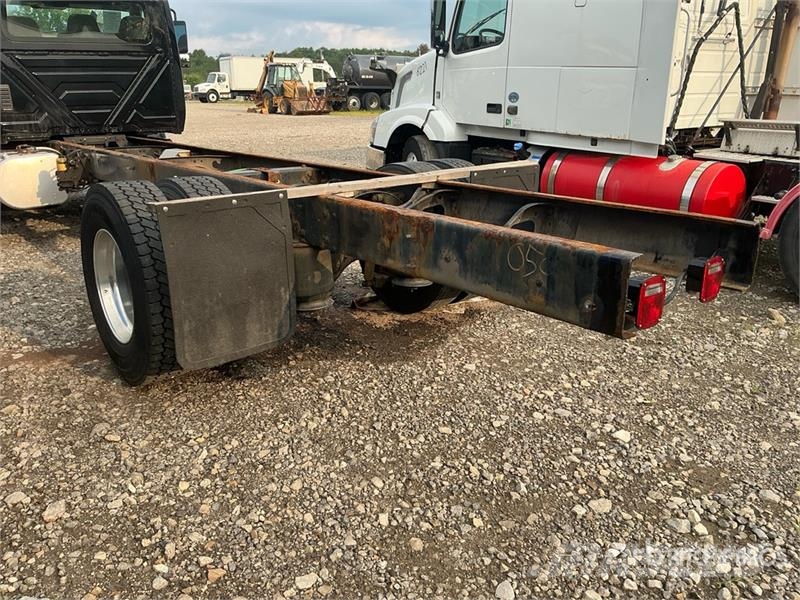 International MV607 4x2 Cab and Chassis Кабини