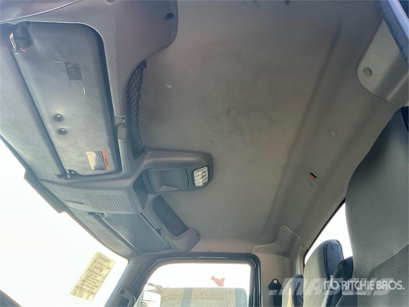 International MV607 4x2 Cab and Chassis Кабини