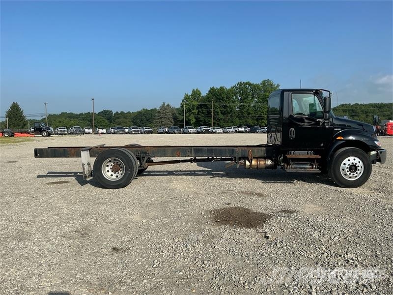 International MV607 4x2 Cab and Chassis Кабини