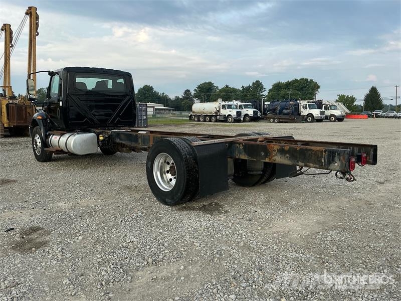International MV607 4x2 Cab and Chassis Кабини