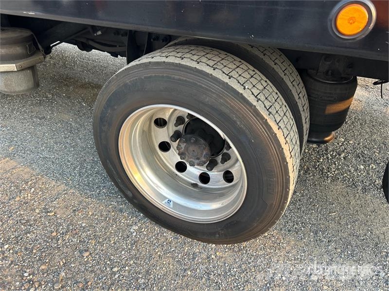 International MV607 4x2 Rollback Truck Sleepwagens