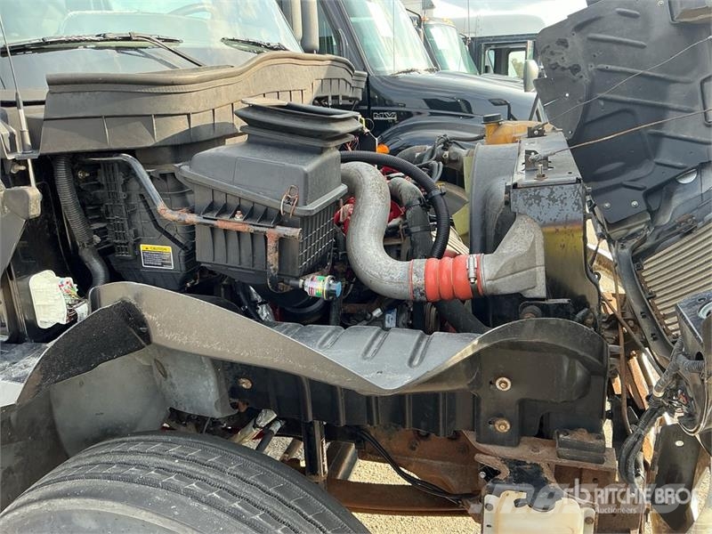 International MV607 4x2 Cab and Chassis Кабини