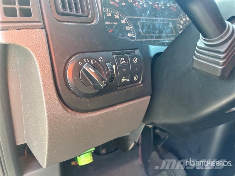 International MV607 4x2 Van Truck Φορτηγά Κόφα