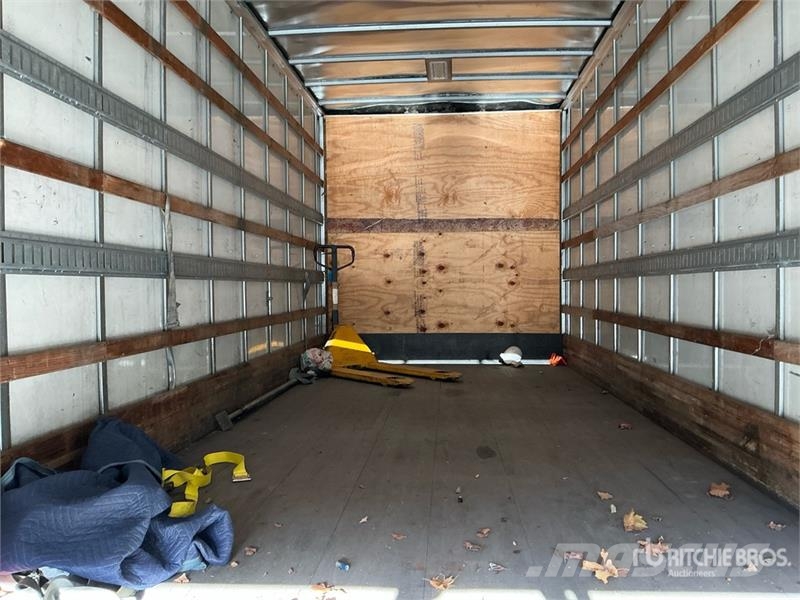 International MV607 4x2 Van Truck Autocamioane