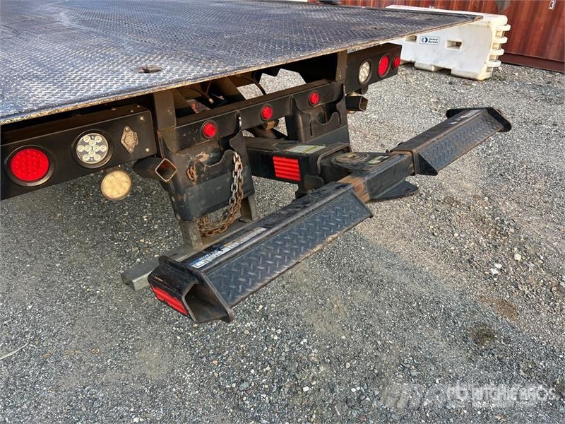 International MV607 4x2 Rollback Truck Sleepwagens