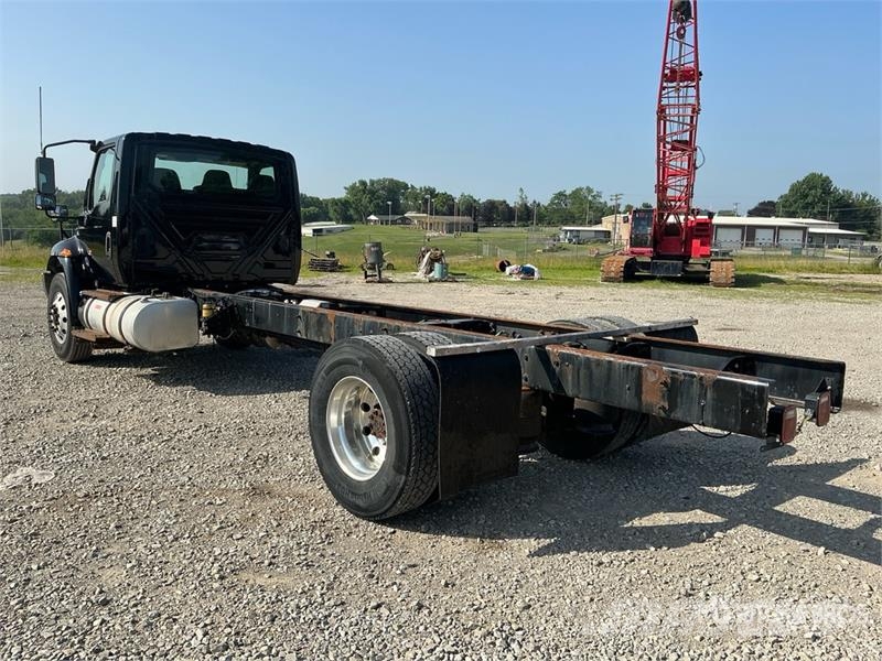 International MV607 4x2 Cab and Chassis Кабини