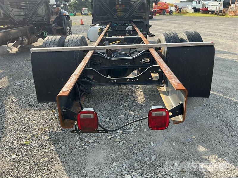 International MV607 4x2 Cab and Chassis Кабини