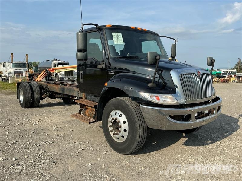 International MV607 4x2 Cab and Chassis Кабини