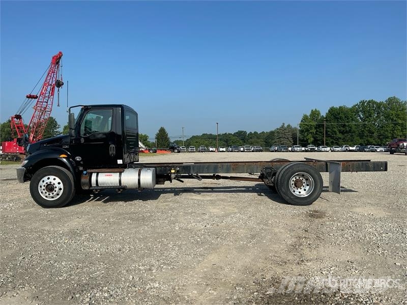 International MV607 4x2 Cab and Chassis Кабини