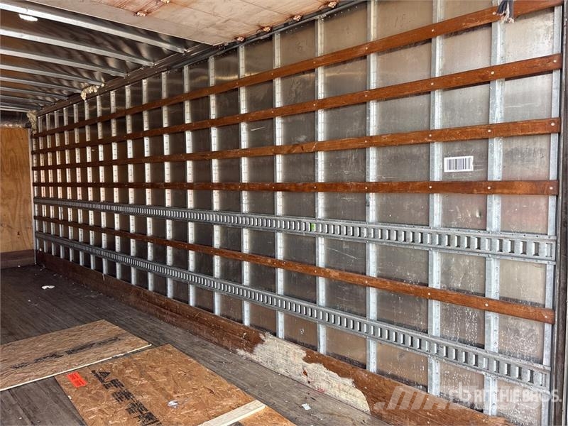 International MV607 4x2 Van Truck Camiones con caja de remolque