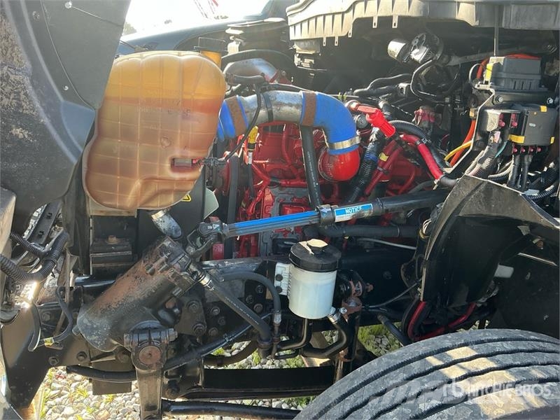 International MV607 4x2 Cab and Chassis Кабини