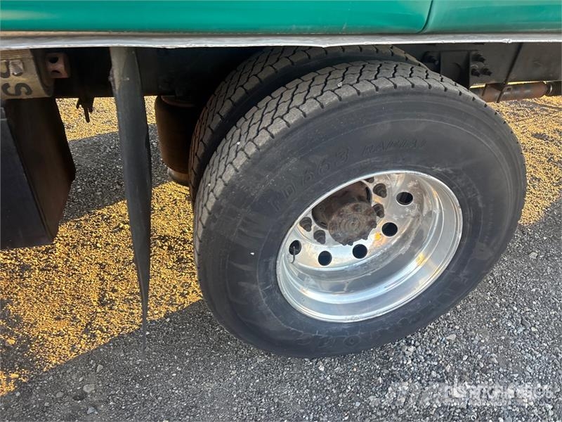International MV607 4x2 Curtain Side Truck Φορτηγά Καρότσα - Κουρτίνα