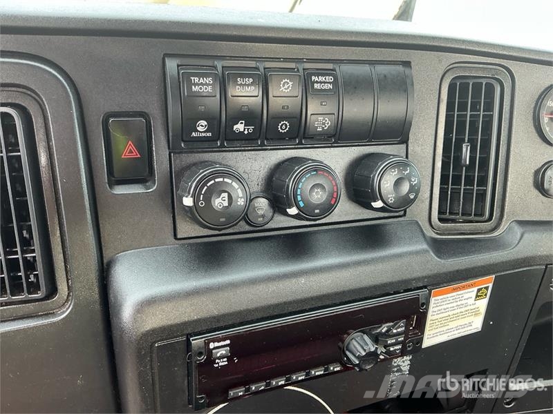 International MV607 4x2 Cab and Chassis Кабини