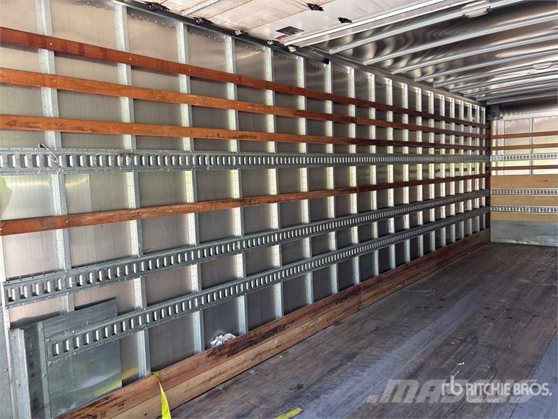 International MV607 4x2 Van Truck Bakwagens met gesloten opbouw