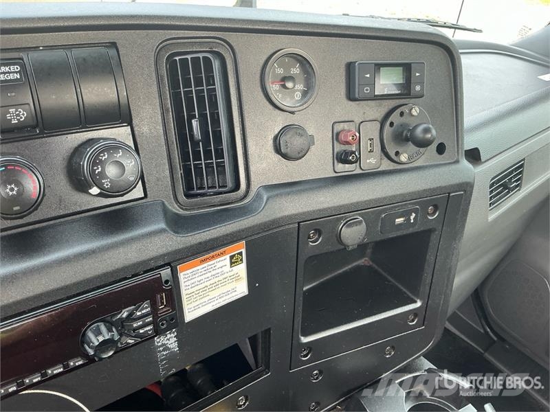 International MV607 4x2 Cab and Chassis Кабини