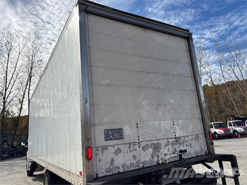 International MV607 4x2 Van Truck Camiones con caja de remolque