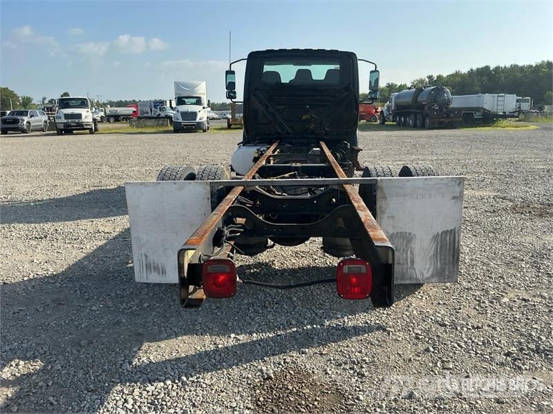 International MV607 4x2 Cab and Chassis Кабини