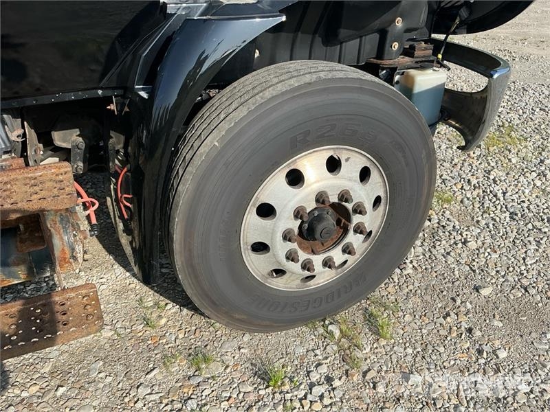 International MV607 4x2 Cab and Chassis Кабини