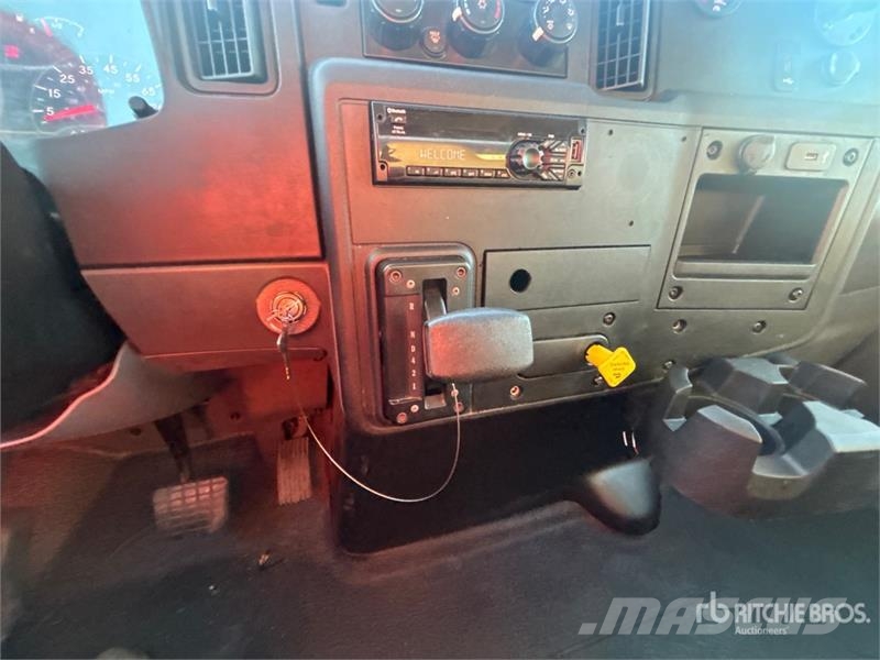 International MV607 4x2 Curtain Side Truck Φορτηγά Καρότσα - Κουρτίνα
