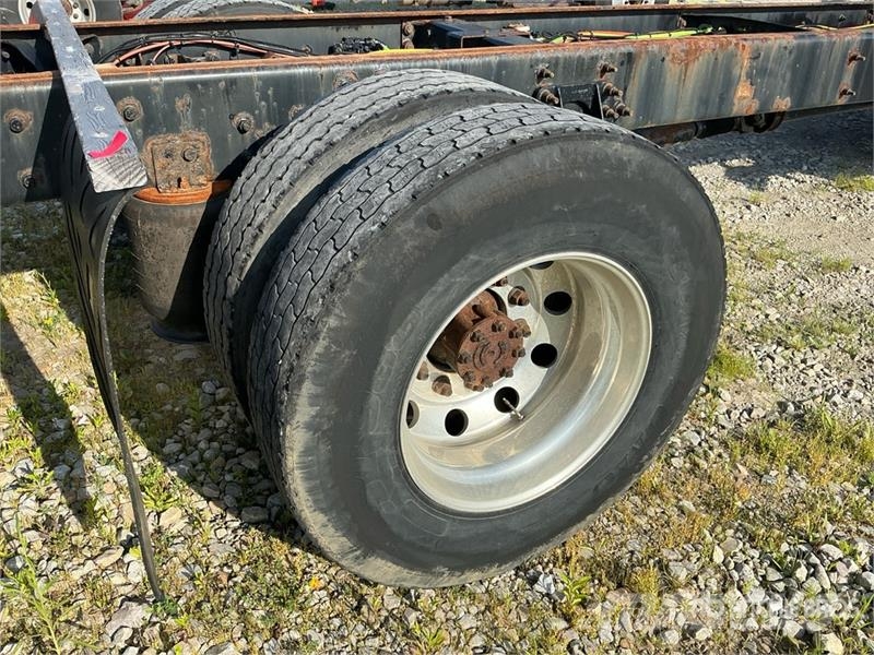 International MV607 4x2 Cab and Chassis Кабини