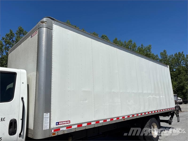 International MV607 4x2 Van Truck Bakwagens met gesloten opbouw
