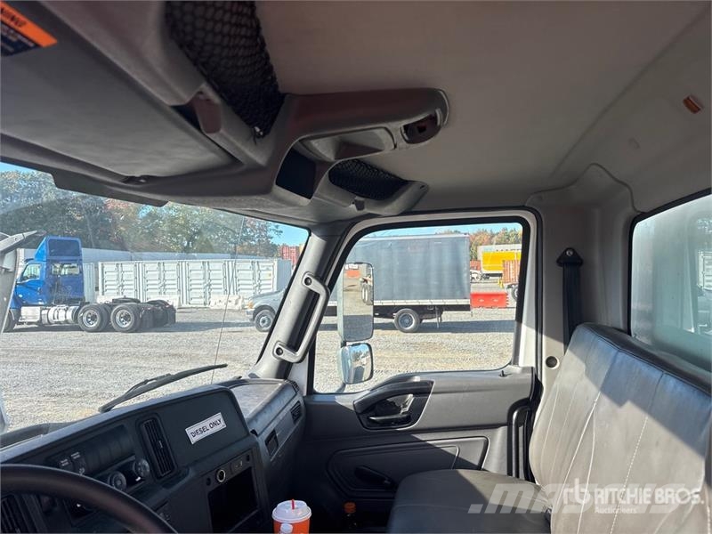 International MV607 4x2 Van Truck Φορτηγά Κόφα
