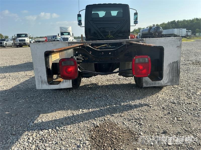 International MV607 4x2 Cab and Chassis Кабини