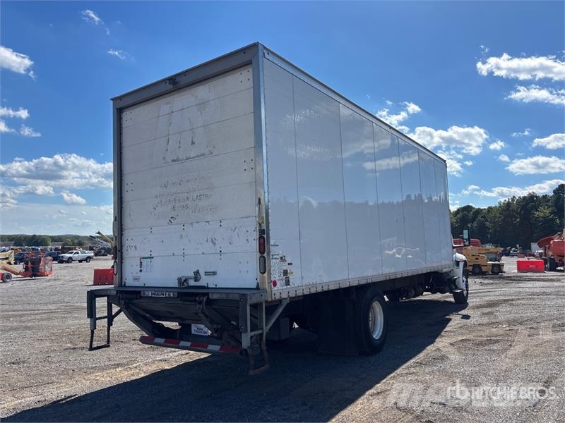 International MV607 4x2 Van Truck Skriňová nadstavba
