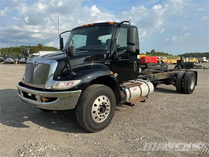 International MV607 4x2 Cab and Chassis Кабини